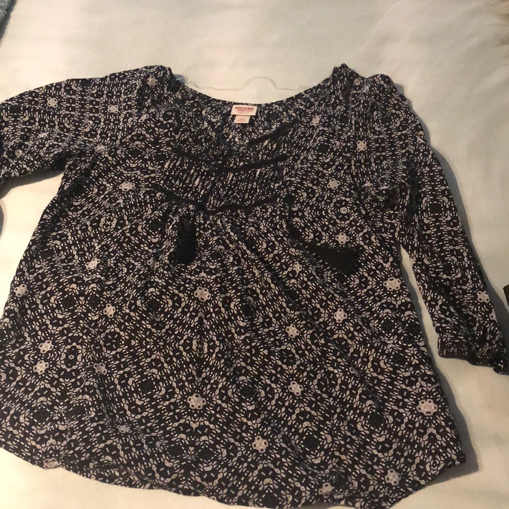 MOSSIMO SUPPLY TOP
